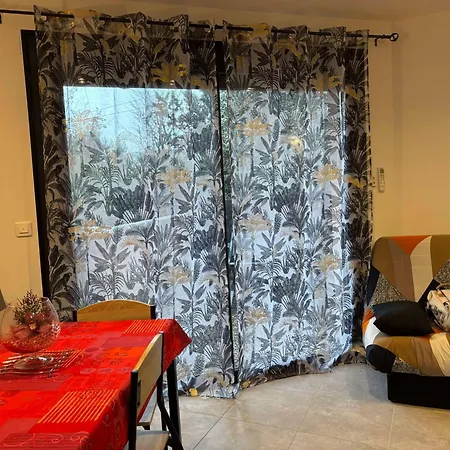 Cosy Avec Jardin شقة
