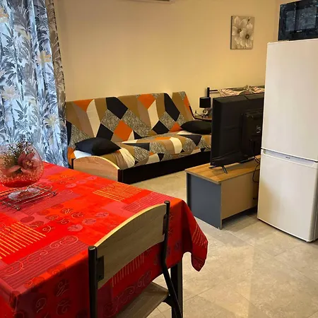 Cosy Avec Jardin شقة *